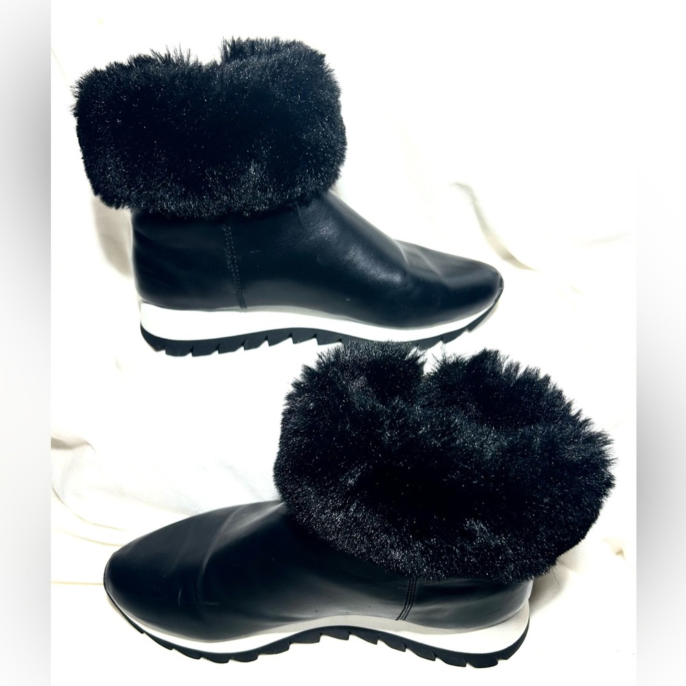 DKNY Black zippered Faux Fur comfy Winter ankle booties women’s size 7M